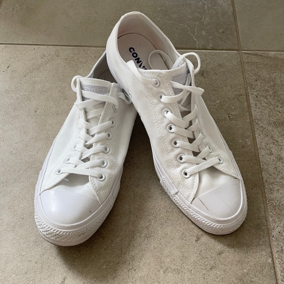 Converse sneakers size 11.5/46